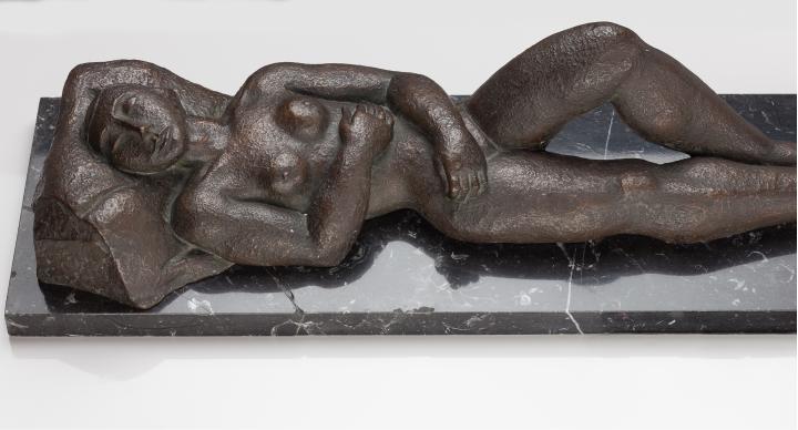 Mujer acostada dormida